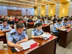 <b>持续提拔行业全体食安保</b>